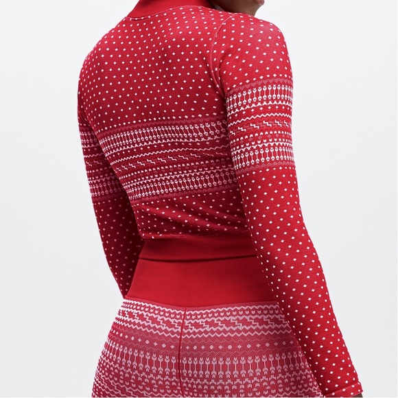 Fabletics Holiday Outfit - High Waist Seamless Legging & Cropped Long Sleeve - Picture 3 of 5